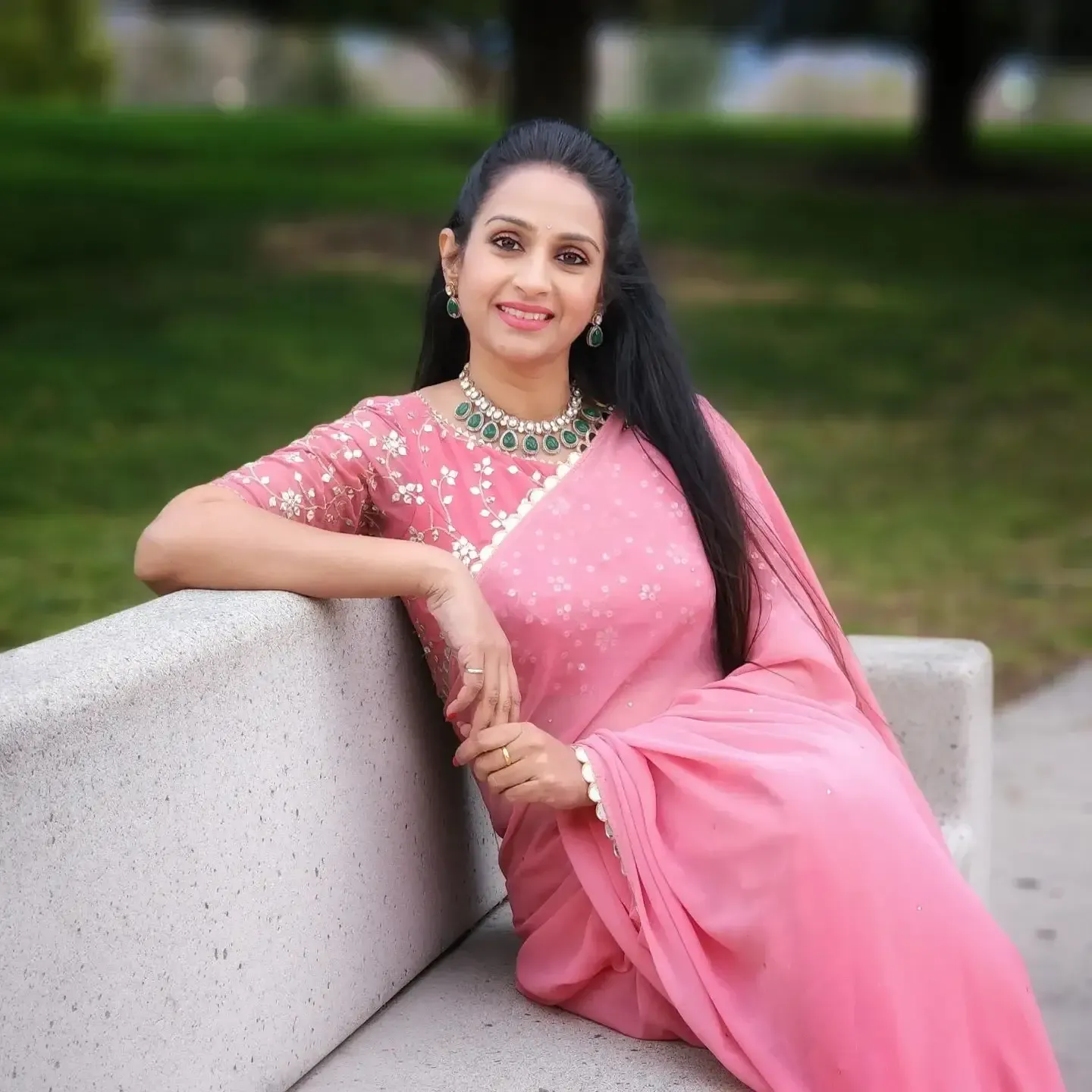 Beautiful Indian actress Laya in Traditional Pink saree